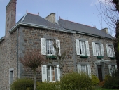 Maison de notable, 31 rue de la Libération (Tinténiac)