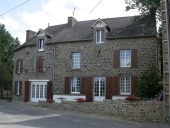 Maison à boutique, le Mesnil des Aulnays (Plerguer)