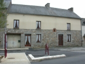 Maison, 8 place François Duine (Guipel)