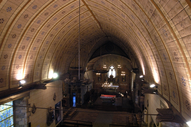 Décor de charpente : lambris de couvrement, 6 blochets, 2 entraits, sablières