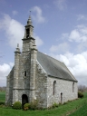 Les croix monumentales, chapelles, églises et monuments aux morts sur la commune de Ploumilliau
