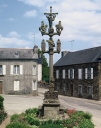 Croix monumentales et calvaires sur la commune de Lopérec