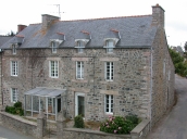 Maison, D16 (Pléboulle)