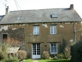 Alignement de trois maisons, Boutreuille (Saint-Domineuc)