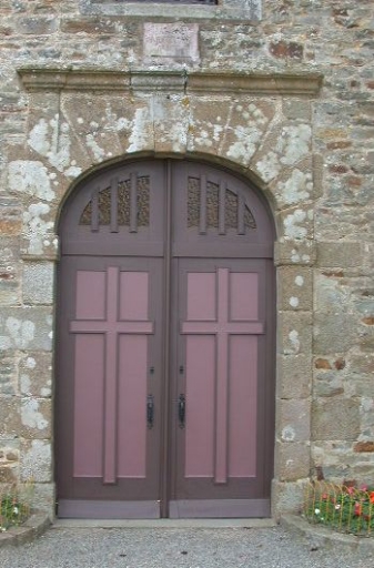 Portail et plaque commémorative