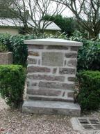 Vestige d'une croix de chemin, rue de Haute Bretagne (Treffendel)