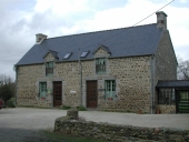 Ancienne ferme, actuellement chambres d'hôtes Le Colibri, le Rocher Cordier (Bonnemain)