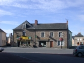 Maison, 7 place de l'Eglise (Le Pertre)