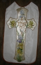 Ornement blanc : chasuble, étole et bourse de corporal