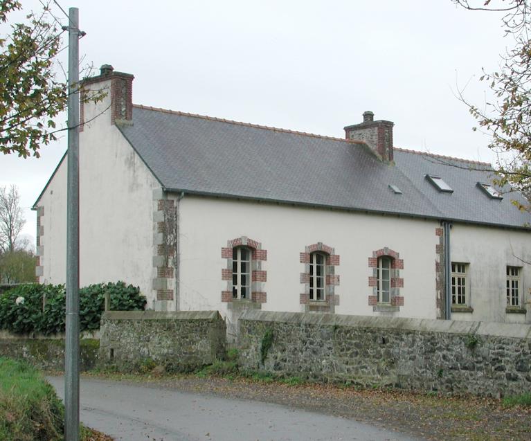 Ancienne école, actuellement maison, 1 rue de Perhemeno (Tréveneuc)