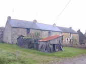 Alignement de trois maisons, l'Aunay Hingan (Renac)