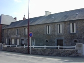 Maison à boutique, 39 avenue Alexis Rey (Montreuil-sur-Ille)