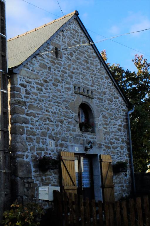 Les pigeonniers en façade (Vildé-Guingalan)