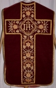 Ornement rouge 3 : chasuble, bourse de corporal, étole, manipule, voile de calice