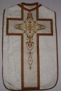 Ornement blanc 1 : chasuble, bourse de corporal, étole, voile de calice