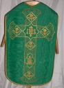 Ornement vert : chasuble, bourse de corporal, étole, manipule, voile de calice