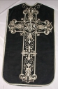 Ornement noir 3 : chasuble, bourse de corporal, étole, manipule, voile de calice