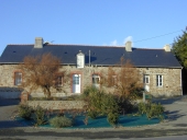 Alignement de logis, le Pont d'Yvay (Eancé)