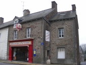 Maison à boutique, 55 Rue du Fort (Châteauneuf-d'Ille-et-Vilaine)