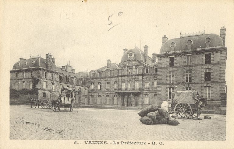 Préfecture, place du général de Gaulle (Vannes)