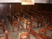 Ensemble de 58 bancs de fidèles