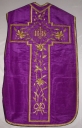 Ornement violet 1 : chasuble, bourse de corporal, étole, manipule, voile de calice