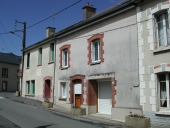 Maison à boutique, 20 rue du Commerce (La Chapelle-Thouarault)