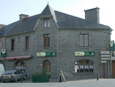 Magasin de commerce, 3 place de l'Eglise (Plurien)