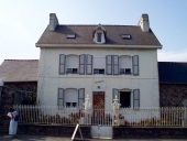 Maison, dite Ker Patrick, 5 rue de la Mairie (Le Vivier-sur-Mer)