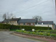 Alignement de maisons, rue du Bignon (Treffendel)