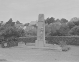 Monument dit Pierre du Souvenir, puis monument Aristide Briand, rue de Pors-Termen, Trozoul (Trébeurden)