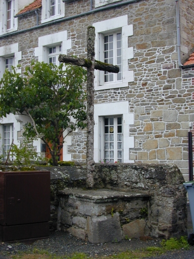 Croix de chemin, la Ville Etoire (Saint-Briac-sur-Mer)