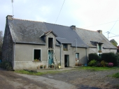 Alignement de deux maisons, l'Aunay Hingan (Renac)