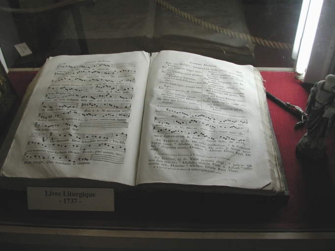 Livre liturgique : antiphonaire (Binic fusionnée en Binic-Etables-sur-Mer en 2016)