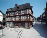 Maison, place Notre-Dame et rue Olivier de Clisson (Josselin)