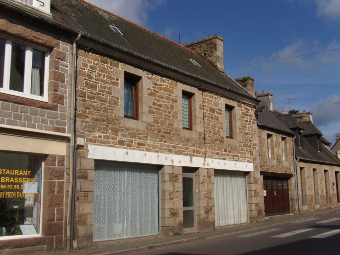 Maison, rue du Général de Gaulle (Penvénan)