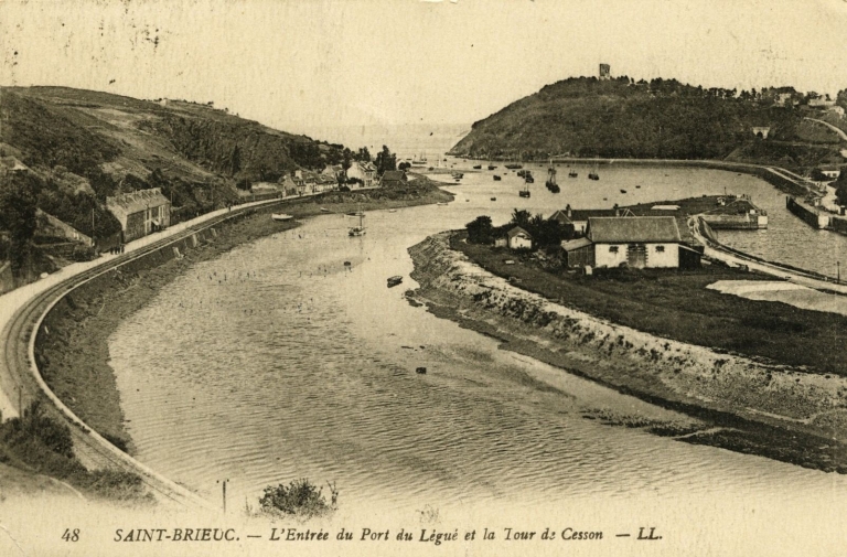 Ancienne voie ferrée dite ligne de Saint-Brieuc au Phare (Plérin-sur-Mer)