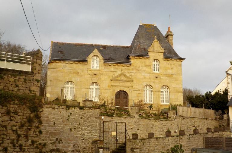 Manoir dit manoir de Tremenec, quai Jacques de Thézac (Audierne)