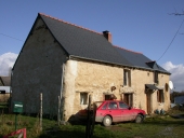Alignement de deux maisons, la Gaudinais (Saint-Domineuc)