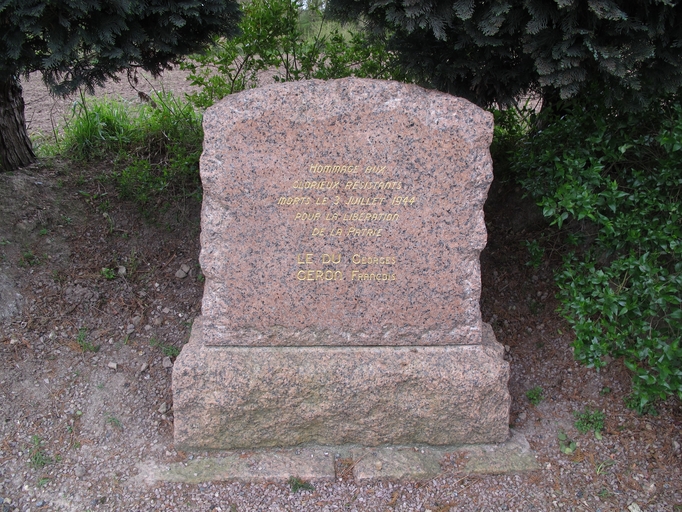 Monument commémoratif (Kervouriou)