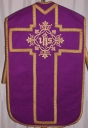 Ornement violet 1 : chasuble, bourse de corporal, étole, manipule, voile de calice