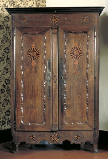 Armoire à deux portes