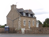 Maison, rue de la Poste (Penvénan)