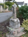 Croix de chemin, venelle de Véadès ; rue de Kerariou (Trébeurden)