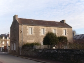 Ancienne mairie et école communale, actuellement maison, 25 rue Grande Rue (Saint-Jacut-de-la-Mer)