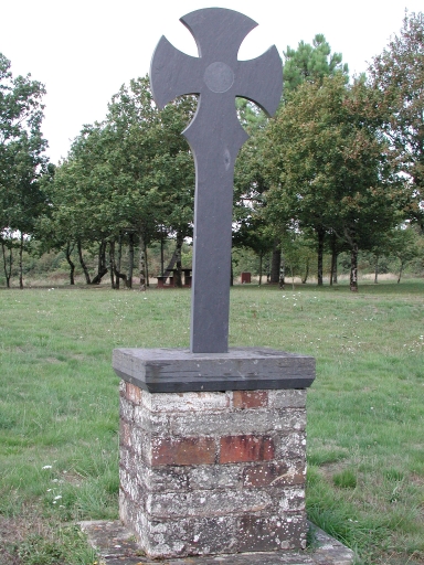 Croix de chemin, R.D. 55 ; R.D. 59, le Clos de la Grée (Langon)