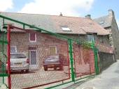 Alignement de deux maisons, 1 rue du Champ du Moulin (Saint-Père-Marc-en-Poulet)