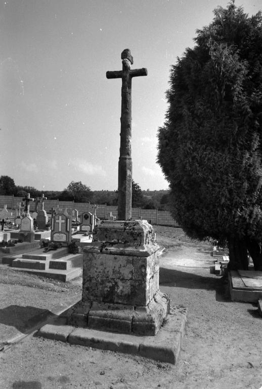 Croix de cimetière (Leuhan)