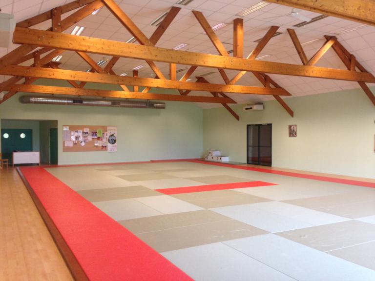 Salle des sports, place de la Mairie (Romagné)