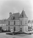 Mairie, place du Général de Gaulle (Plémet)